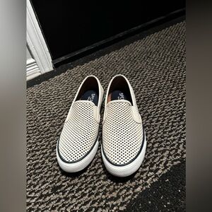 Sperry slip on